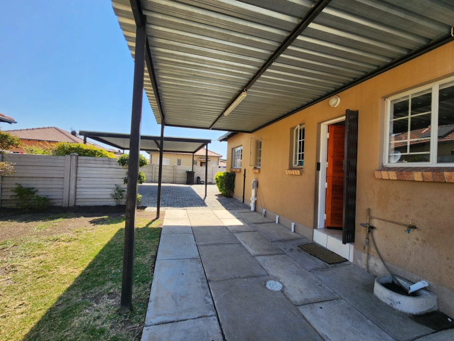 3 Bedroom Property for Sale in Waterval East North West